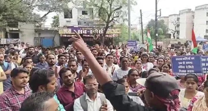 छत्तीसगढ़ NHM कर्मचारियों का बड़ा विरोध: 16 हजार संविदा कर्मचारियों ने दिया सामूहिक इस्तीफा